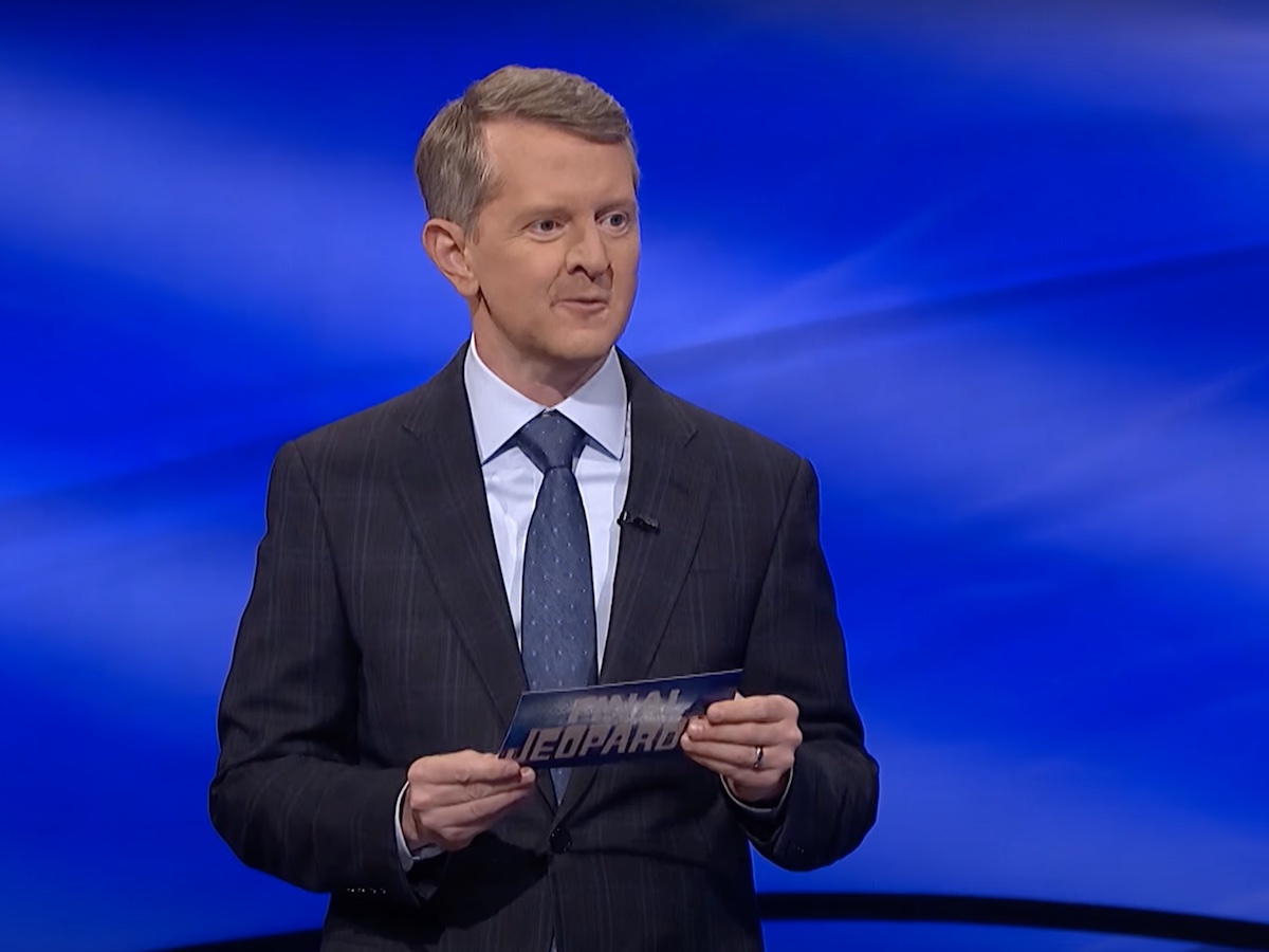 Ken Jennings smiling during Final Jeopardy