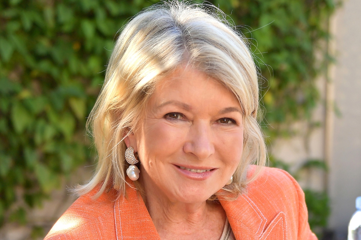 martha-stewarts-sizzling-selfie-in-front-of-the-mirror-has-social-media-sounding-off