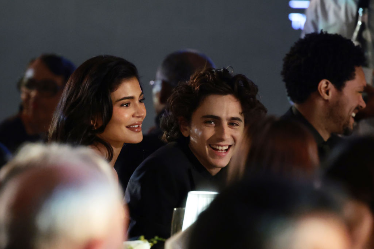 Kylie Jenner and Timothée Chalamet Share Kiss at ‘2024 Golden Globes’