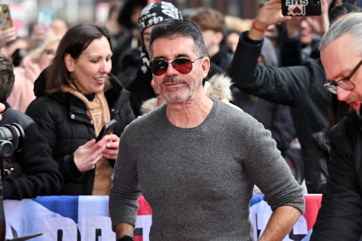 simon-cowells-scary-new-look-roasted-by-plastic-surgery-experts-too-much-filler