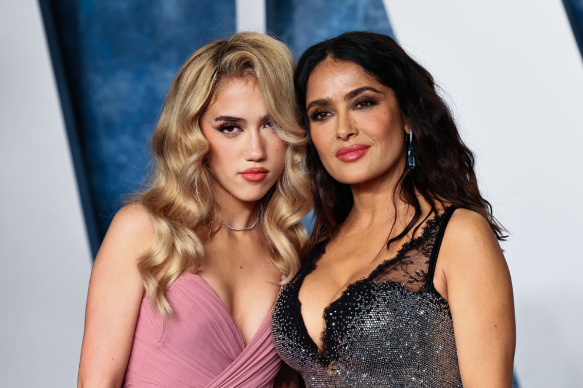 salma-hayek-shows-off-toned-figure-in-bikini-photo-taken-by-daughter-valentina