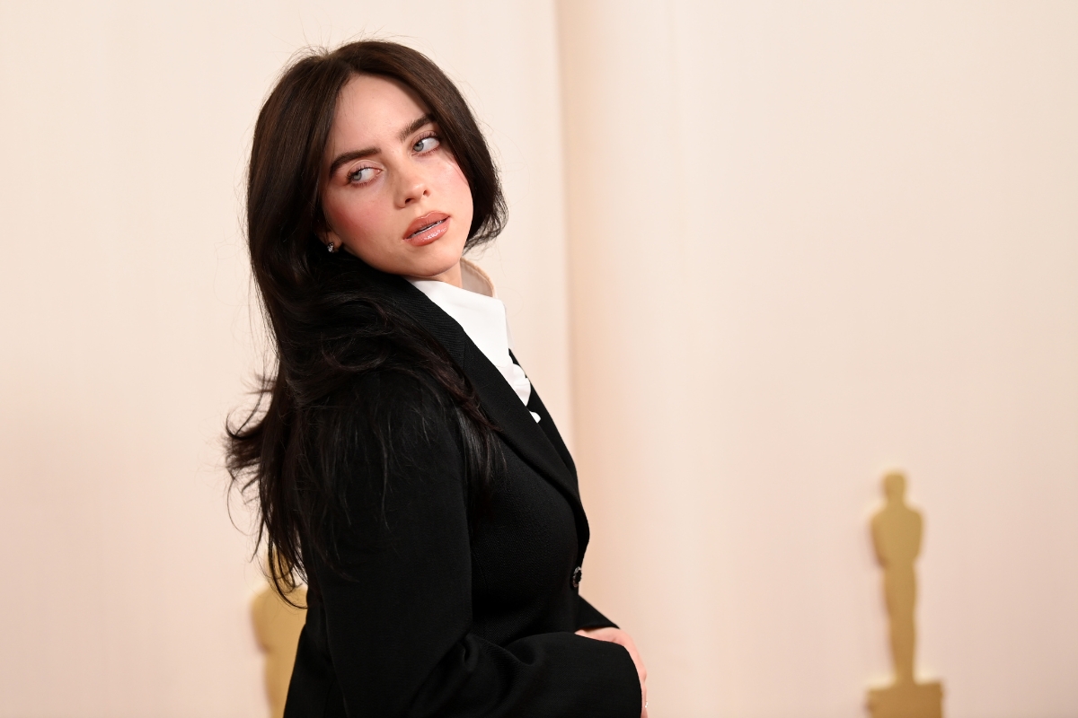 billie-eilish-sparks-romance-rumors-after-kissing-female-youtuber-quenlin-blackwell-at-coachella