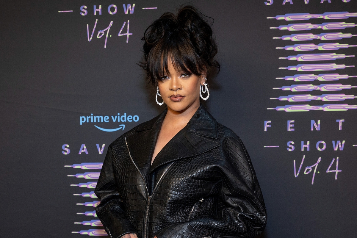 rihannas-new-grill-gives-off-kanye-west-vibes-reminds-internet-of-jaws-from-james-bond