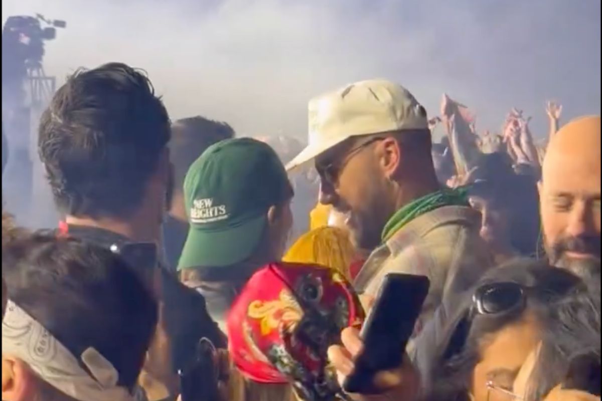 taylor-swift-sports-new-heights-podcast-hat-on-coachella-date-with-travis-kelce