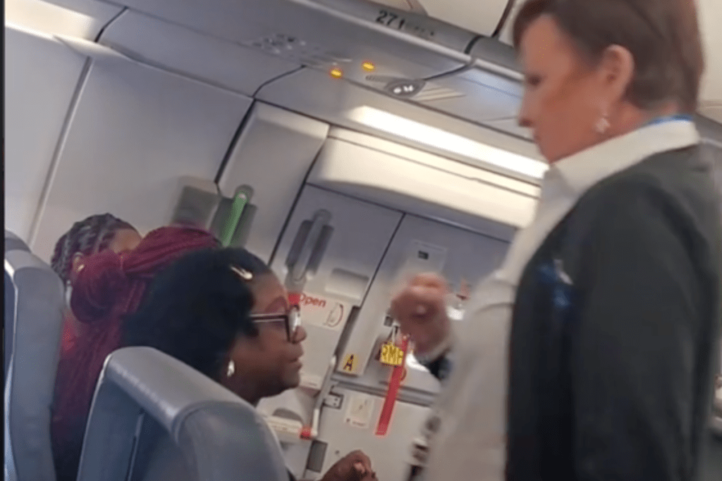 frontier-airlines-passenger-forces-entire-flight-to-deboard-after-refusing-to-comply-with-exit-row-instructions