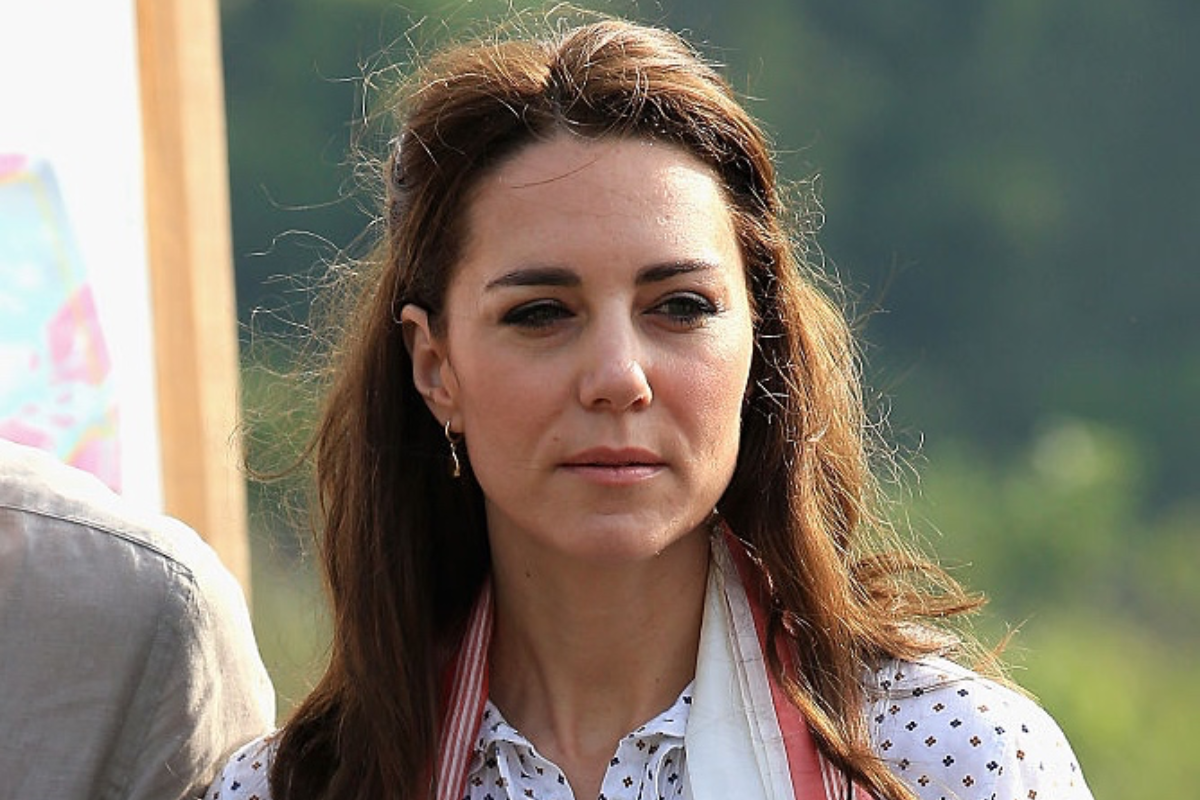 horrible-new-kate-middleton-portrait-enrages-the-public-is-this-a-parody