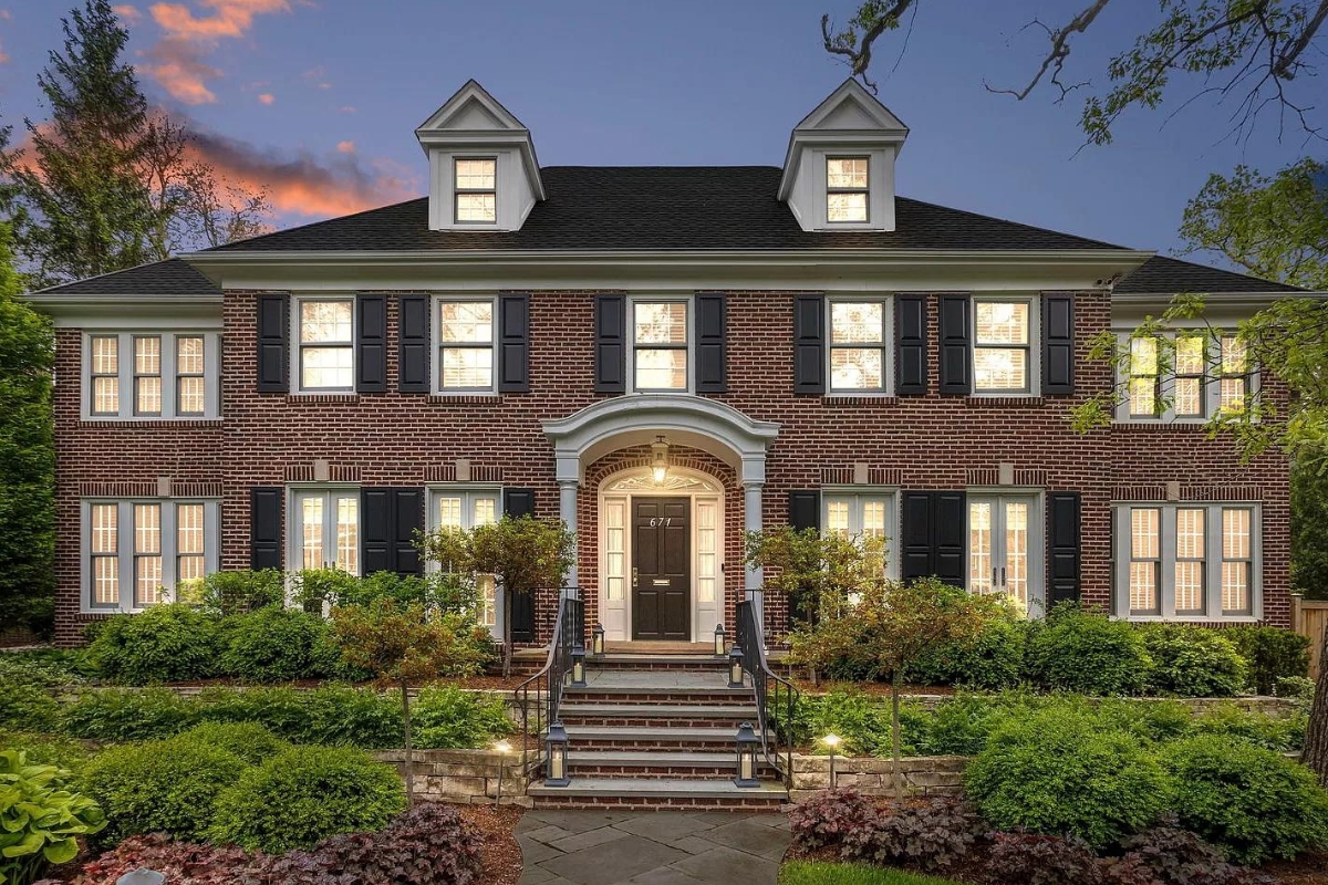 iconic-home-alone-house-in-illinois-hits-market-with-massive-price-tag