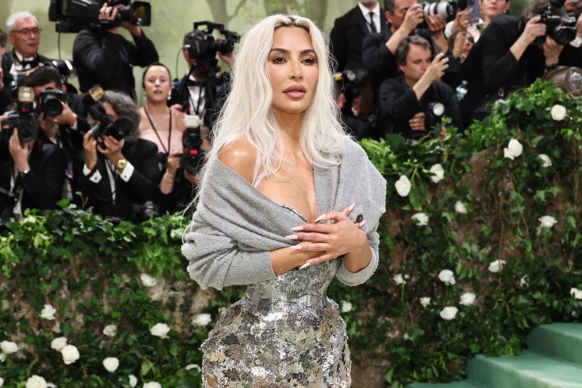 kim-kardashian-slammed-for-crushing-her-organs-with-extremely-tight-corset-at-met-gala