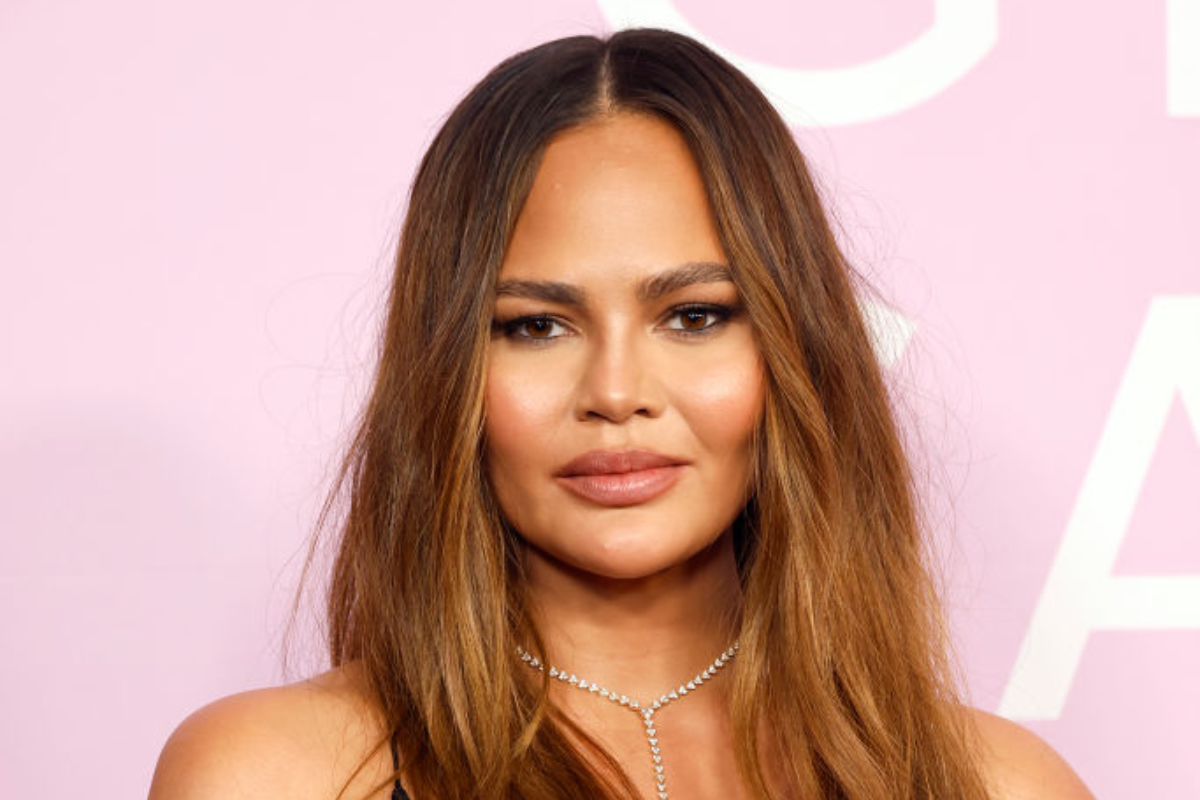 chrissy-teigen-shares-shocking-plane-footage-amid-erroneous-takeoff-bracing-for-impact