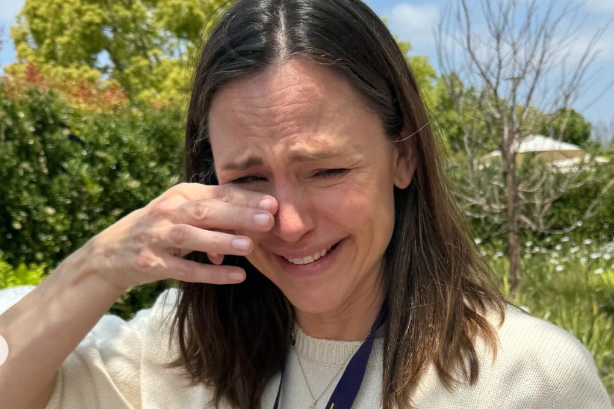 jennifer-garner-says-she-was-a-wreck-before-daughters-graduation