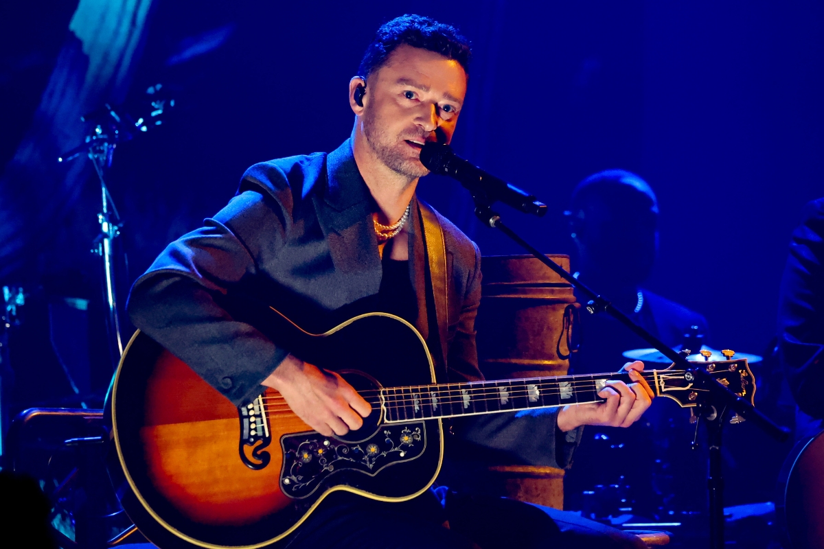 justin-timberlake-shares-photo-of-his-jessica-biels-2-sons-for-fathers-day