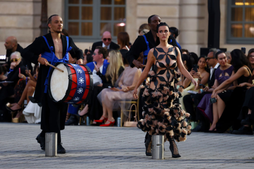 katy-perry-turns-heads-in-shocking-cutout-dress-at-vogue-world-paris