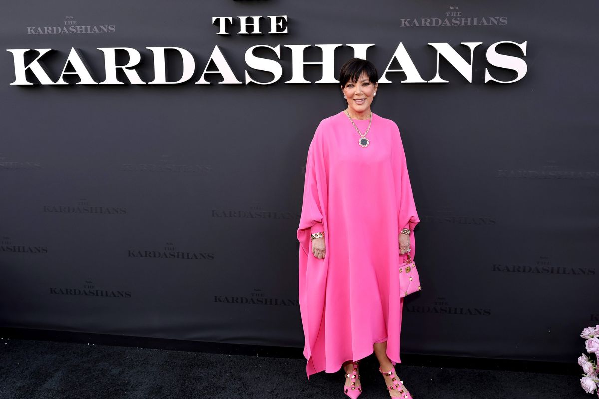 the-kardashians-billboard-vandalized-with-nsfw-graffiti-job