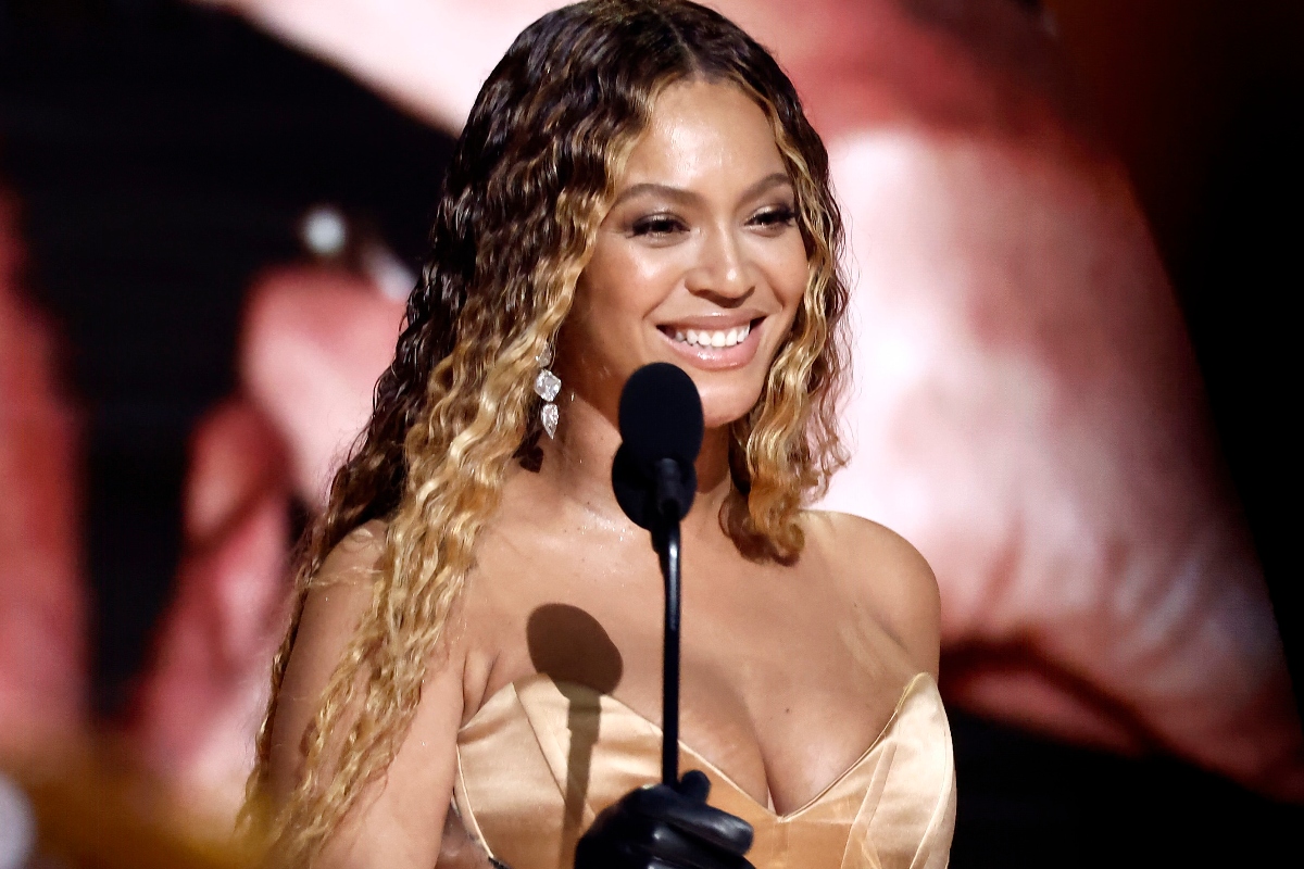 beyonce-fans-slam-new-wax-figure-of-singer-i-dont-know-who-the-f-k-this-is