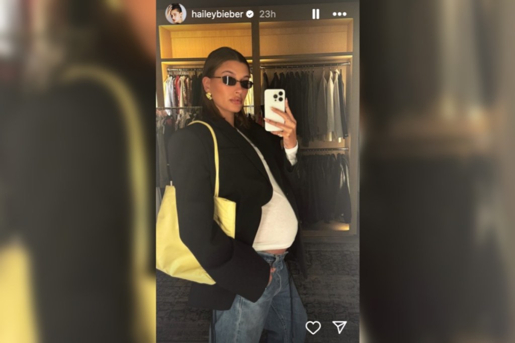 pregnant-hailey-bieber-shows-off-growing-baby-bump-on-solo-shopping-trip