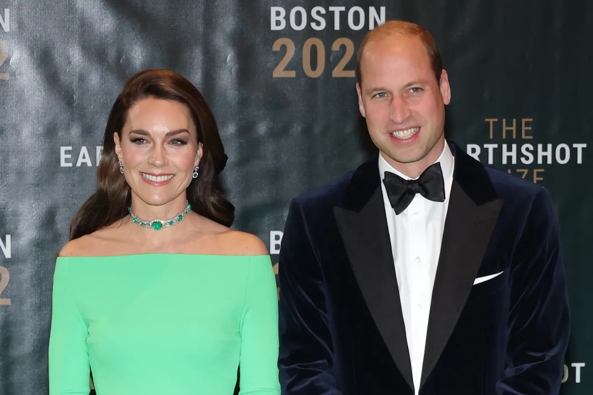 kate-middleton-spotted-first-time-in-weeks-with-prince-william-and-royal-family