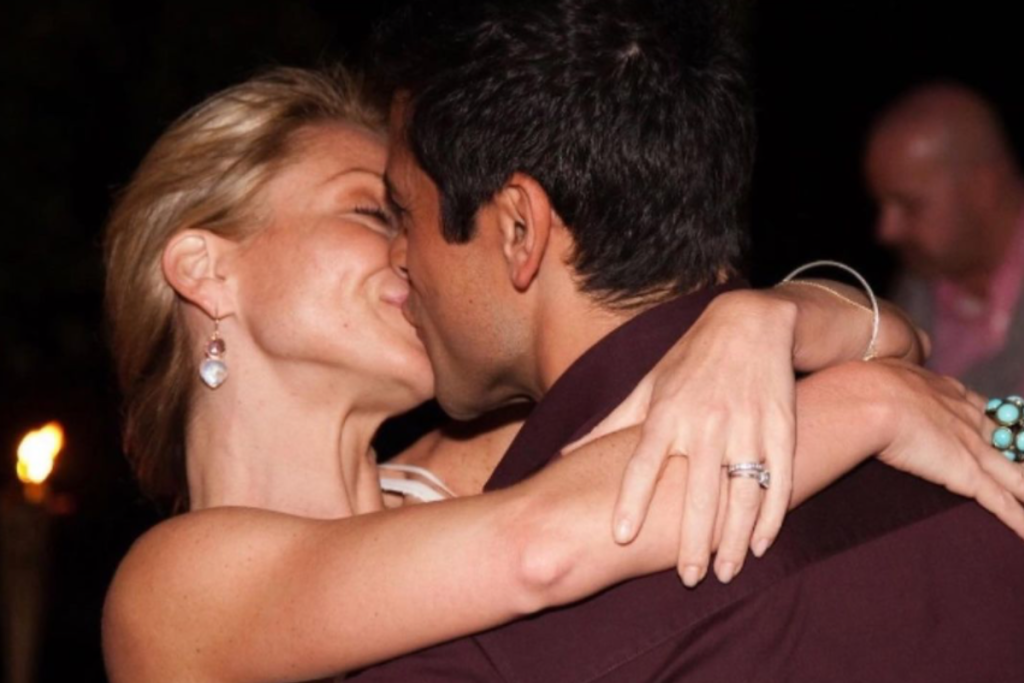 kelly-ripa-calls-out-husband-mark-consuelos-for-getting-fit-during-her-pregnancy