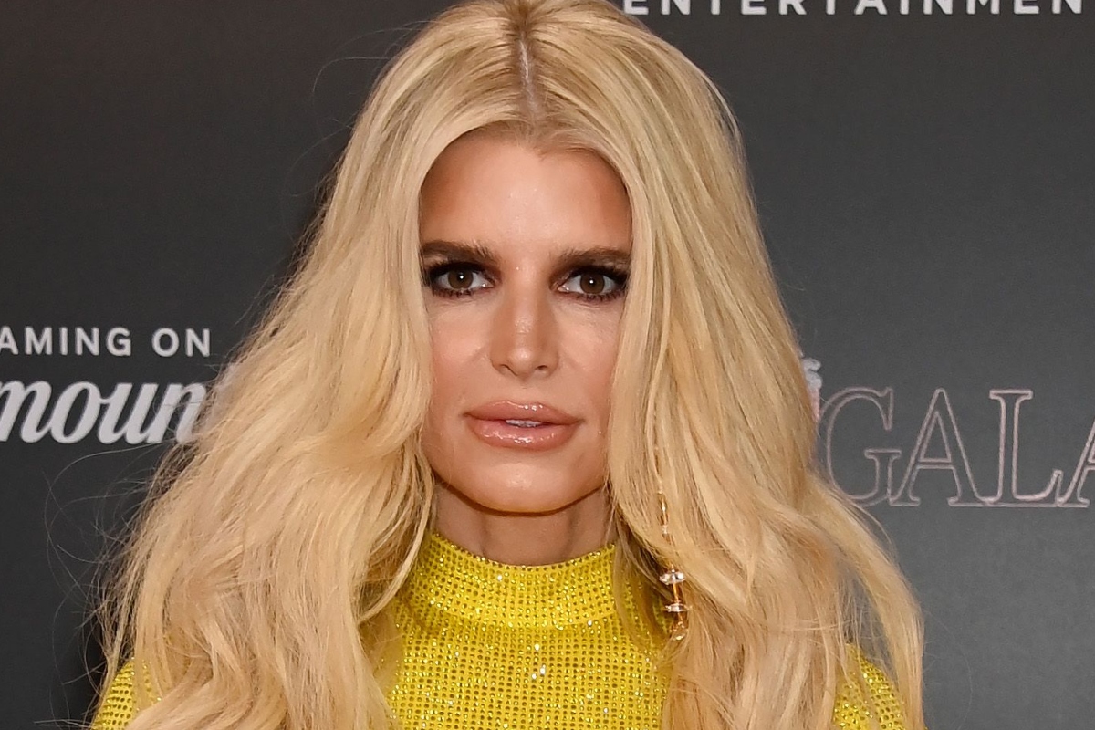 jessica-simpson-admits-to-being-afraid-of-herself-before-becoming-sober