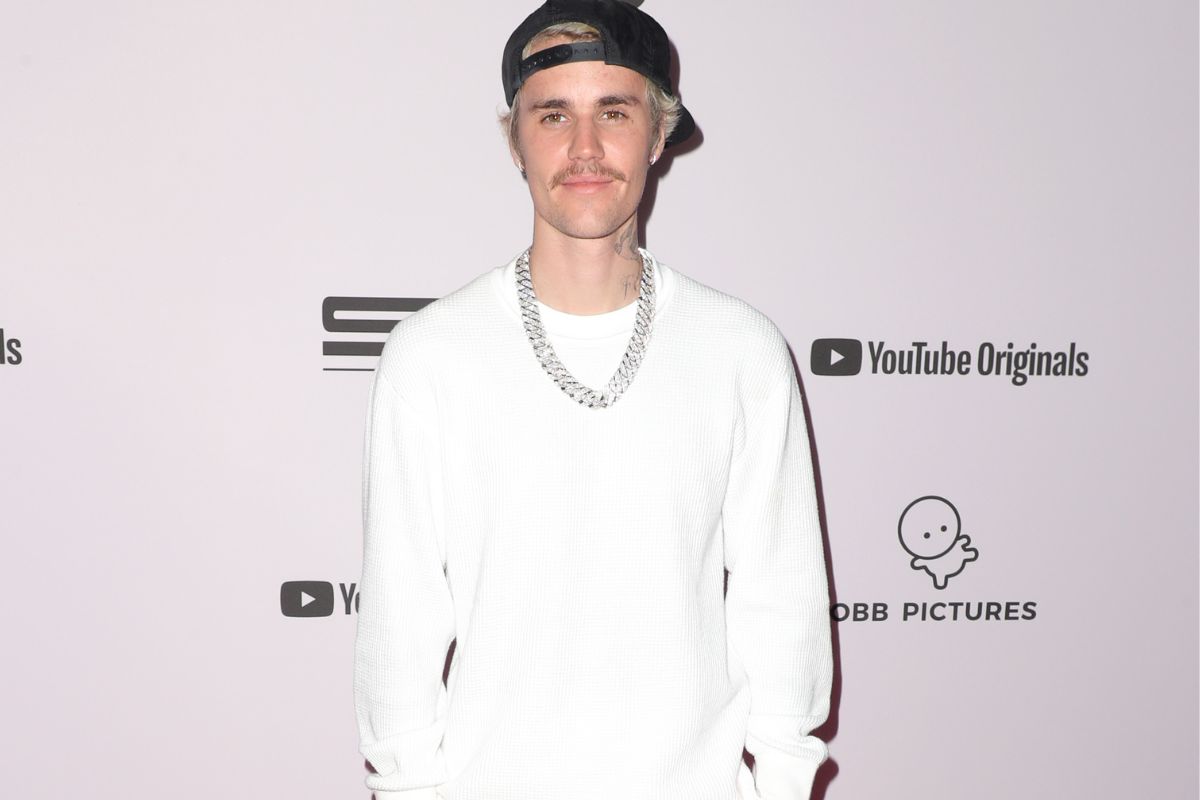 justin-bieber-concerns-fans-with-new-post-about-transactional-relationships