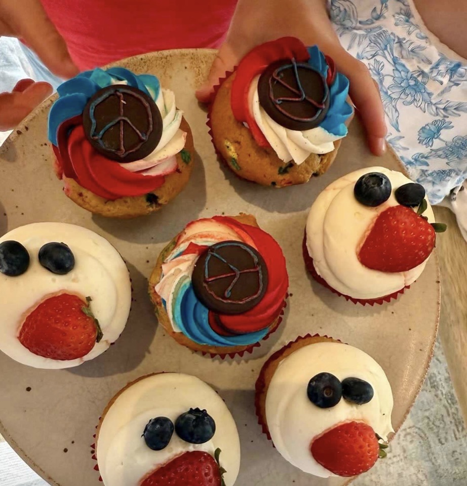 meghan-markle-reveals-another-sweet-private-photo-with-prince-harry-cupcakes