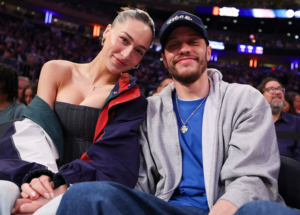 pete-davidsons-girlfriend-is-pregnant-with-their-first-child